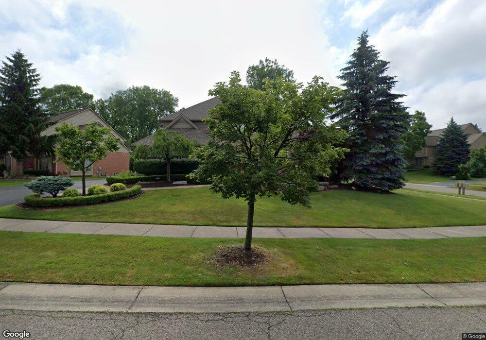 6605 Kings Ct, West Bloomfield, MI 48322 - photo 1