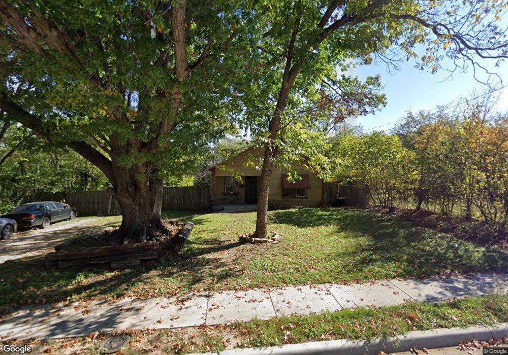 226 NE 5th St, Grand Prairie, TX 75050 - photo 1