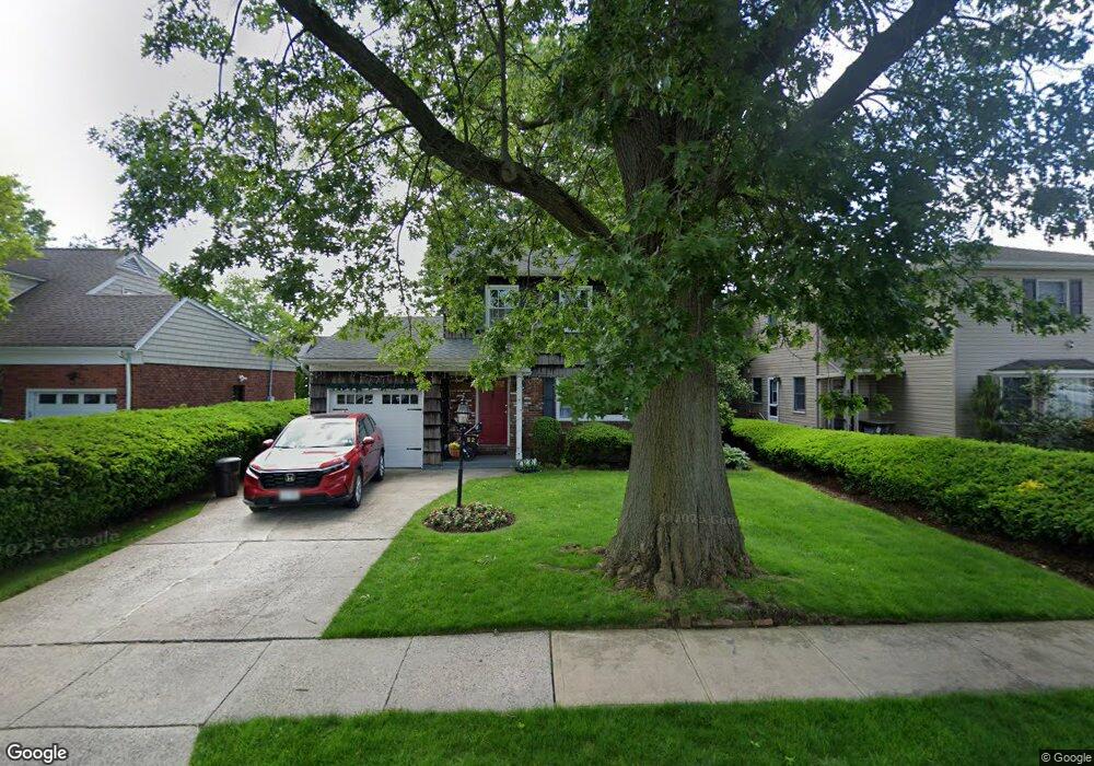 52 Prescott St, Garden City, NY 11530 - photo 1