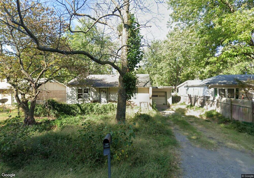 306 N Whitaker St, Pryor, OK 74361 - photo 1