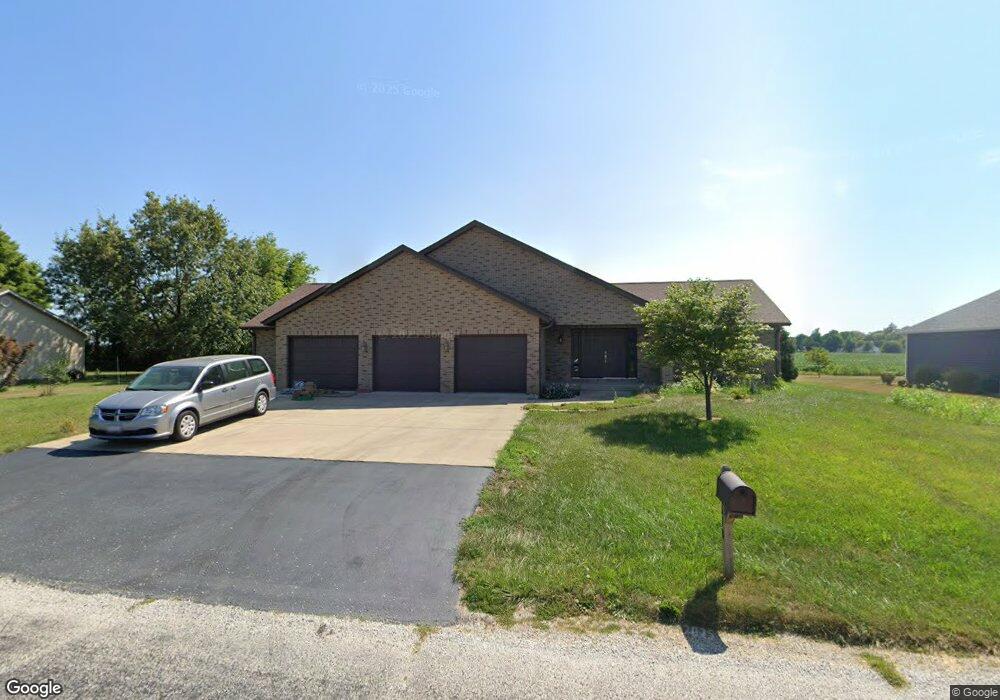 670 E Beardstown St, Virginia, IL 62691 - photo 1