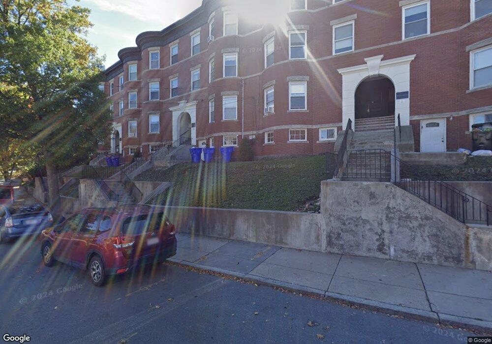 116 Winthrop Rd unit 3, Brookline, MA 02445 - photo 1