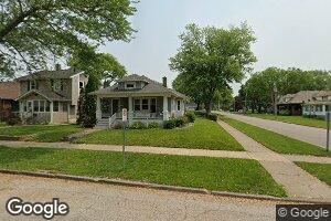 347 8th St, Moline, IL 61265