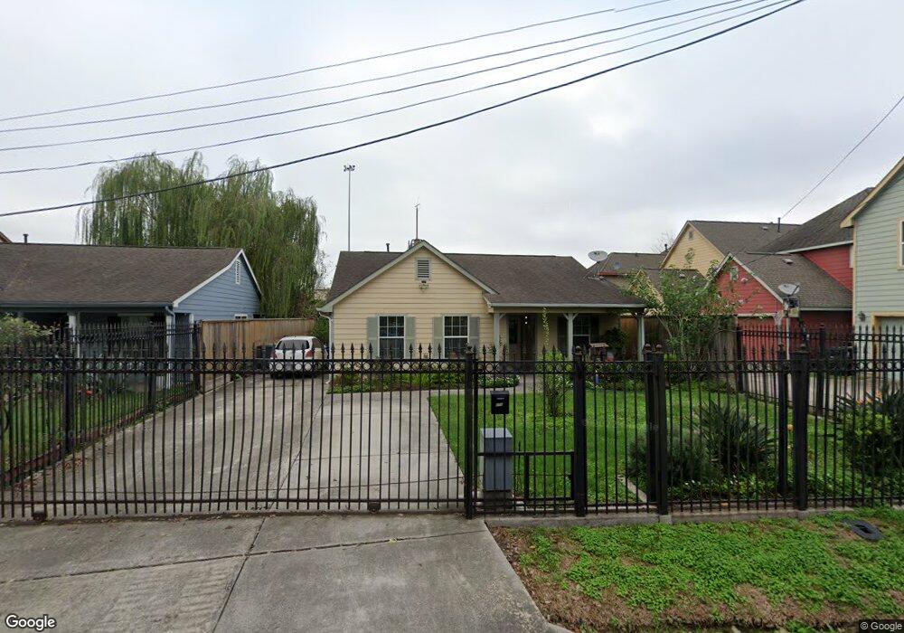 110 Delaney St, Houston, TX 77009 - photo 1