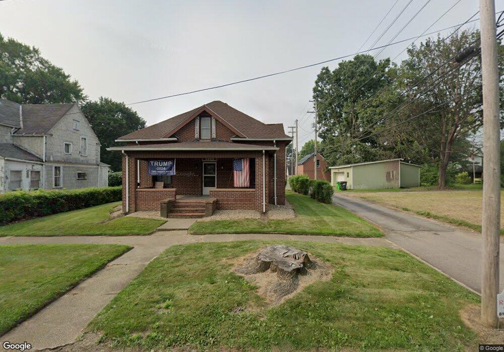 429 Locust St, Coshocton, OH 43812 - photo 1