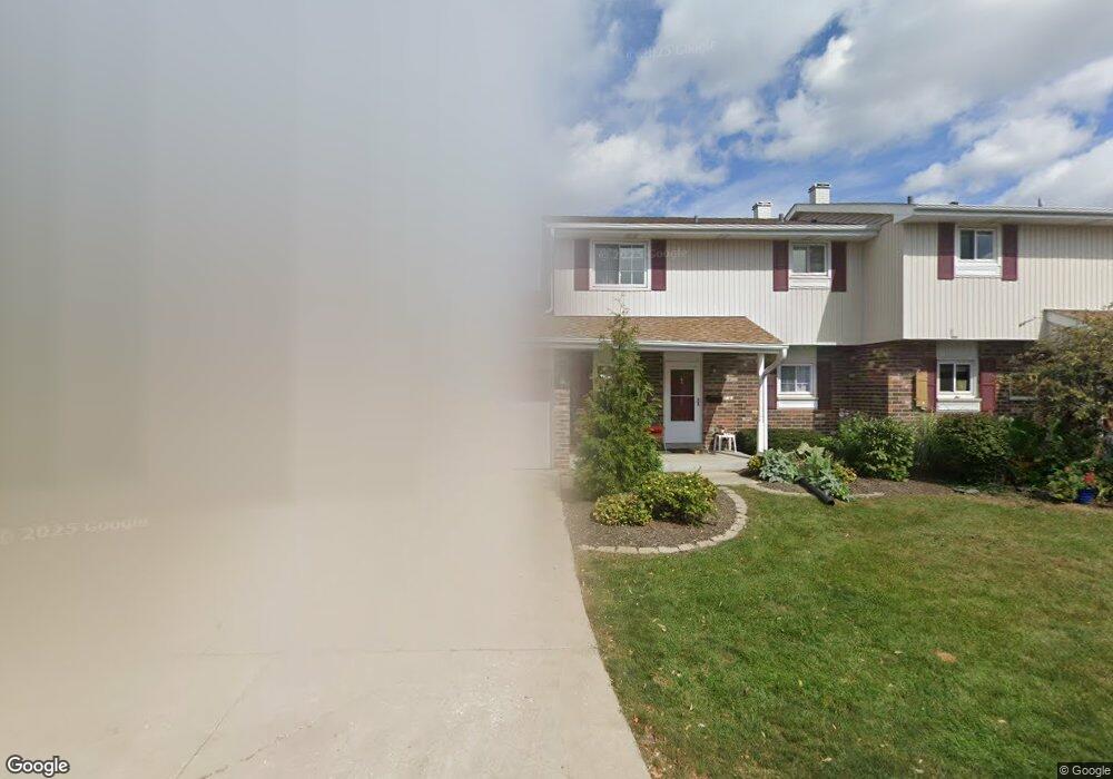 1607 Castbourne Ct, Wheaton, IL 60189 - photo 1