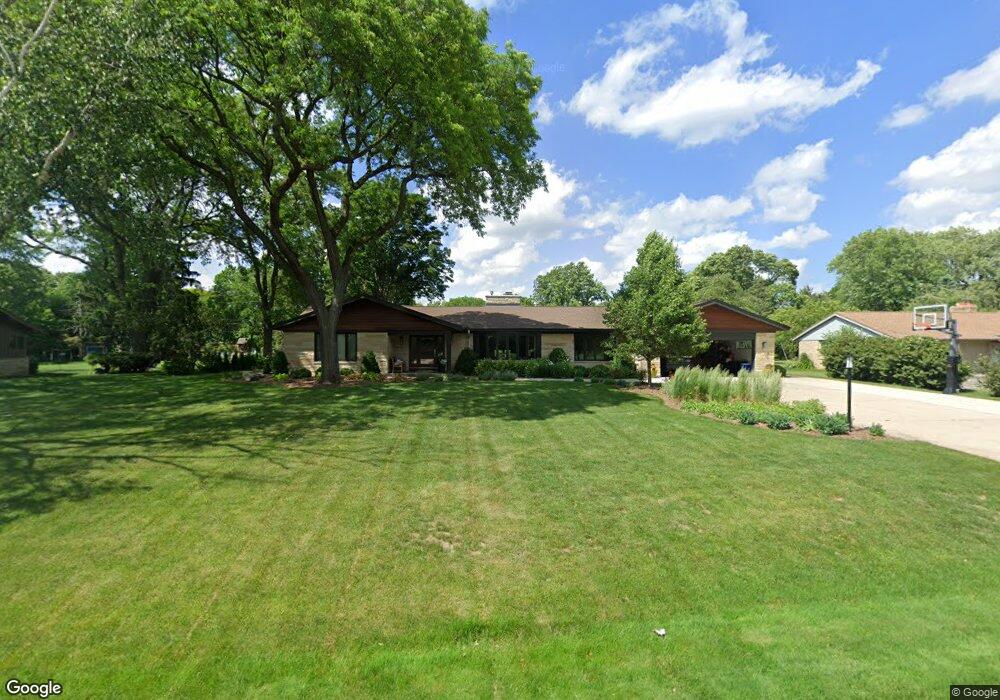 13000 Wrayburn Rd, Elm Grove, WI 53122 - photo 1