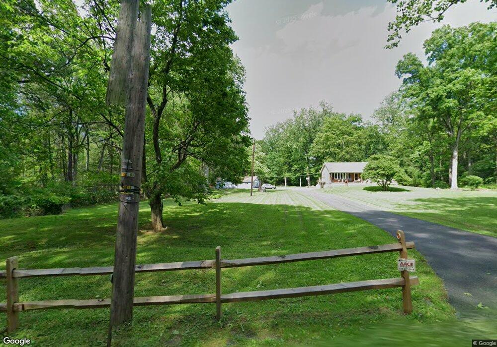 5401 Acorn Dr, Emmaus, PA 18049 - photo 1