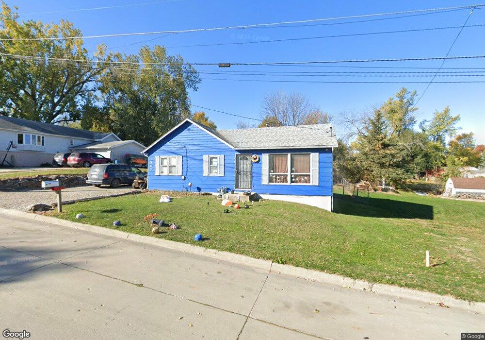 1307 E 7th St S, Newton, IA 50208 - photo 1