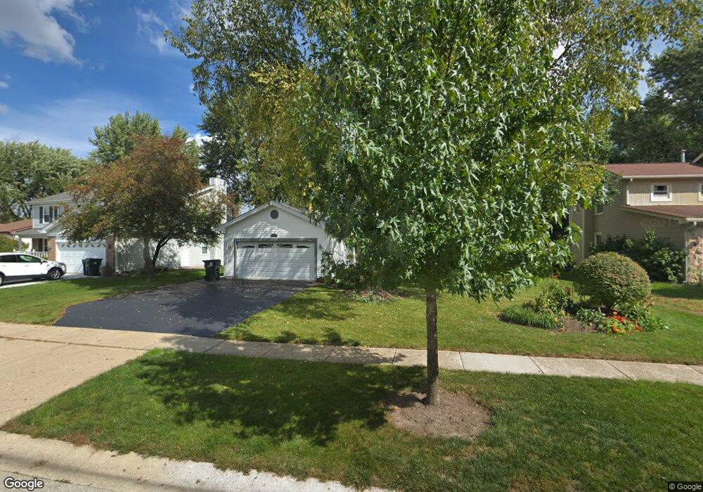 800 Red Coach Ln, Algonquin, IL 60102 - photo 1