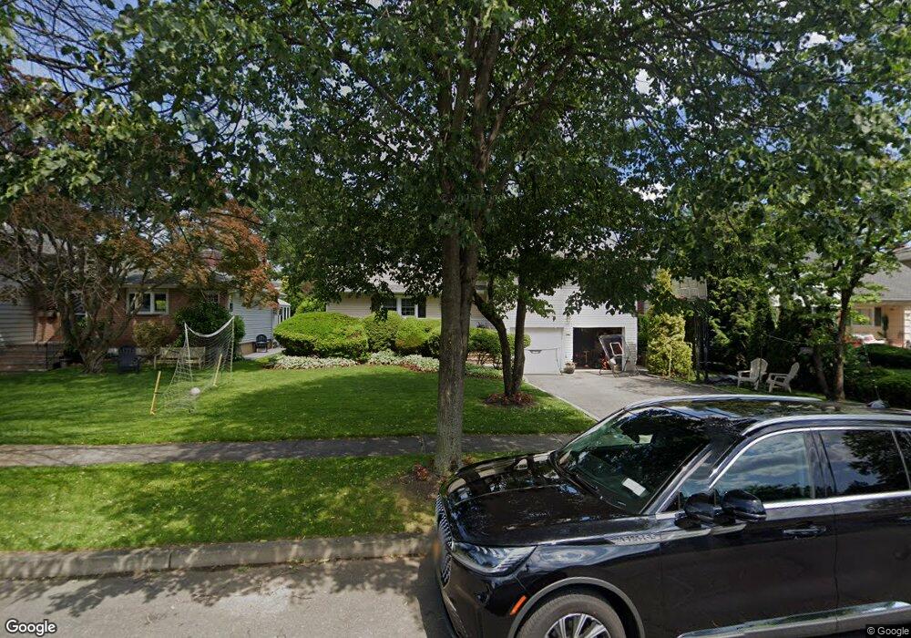 211 Wetherill Rd, Garden City, NY 11530 - photo 1