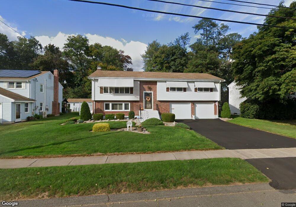 82 Shepard Rd, West Hartford, CT 06110 - photo 1