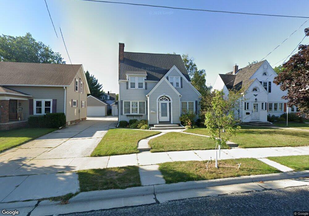 1847 New York Ave, Manitowoc, WI 54220 - photo 1