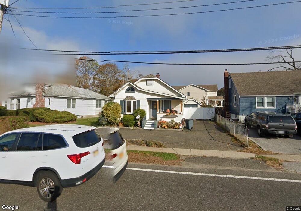 129 Commack Rd, Islip, NY 11751 - photo 1