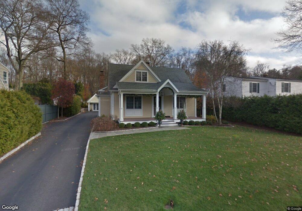 96 Woods End Rd, Fairfield, CT 06824 - photo 1