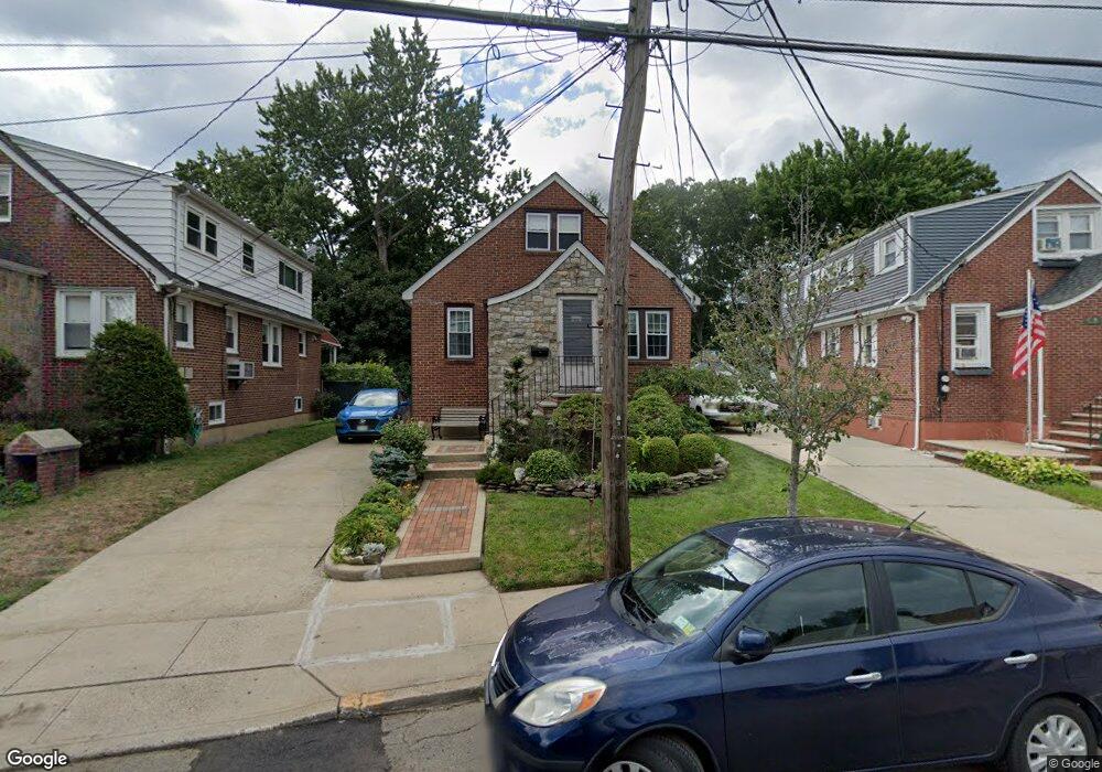 78 Wood St, Lynbrook, NY 11563 - photo 1