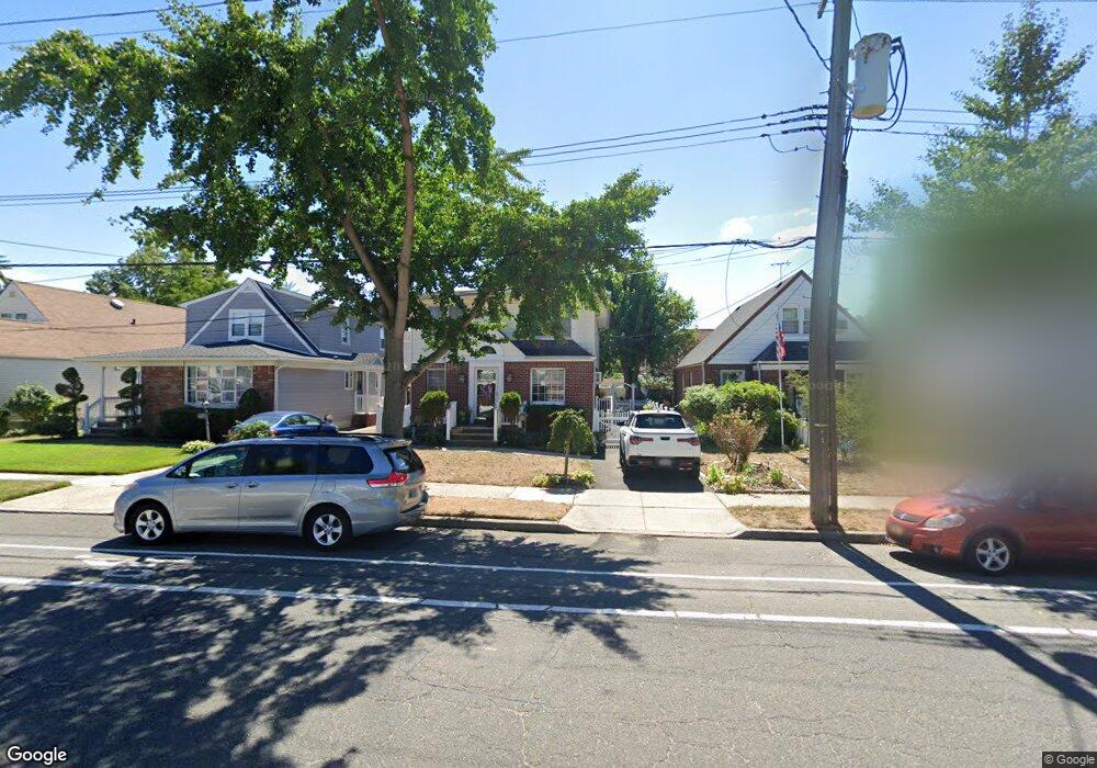 26412 82nd Ave, Glen Oaks, NY 11004 - photo 1