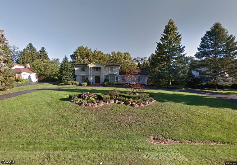 26046 Meadow Dr, Franklin, MI 48025 - photo 1