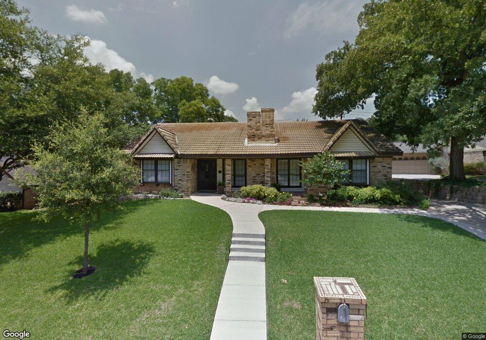 516 Cumberland Dr, Hurst, TX 76054 - photo 1
