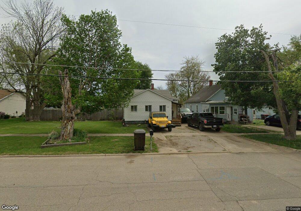 852 S State St, Lincoln, IL 62656 - photo 1