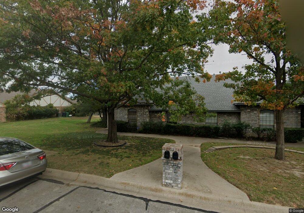 122 Hollyhill Ln, Denton, TX 76205 - photo 1