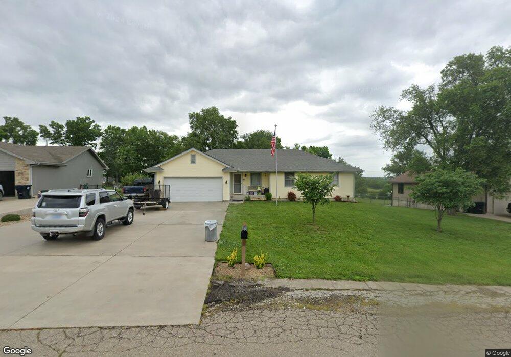 306 E 7th St, Hoyt, KS 66440 - photo 1