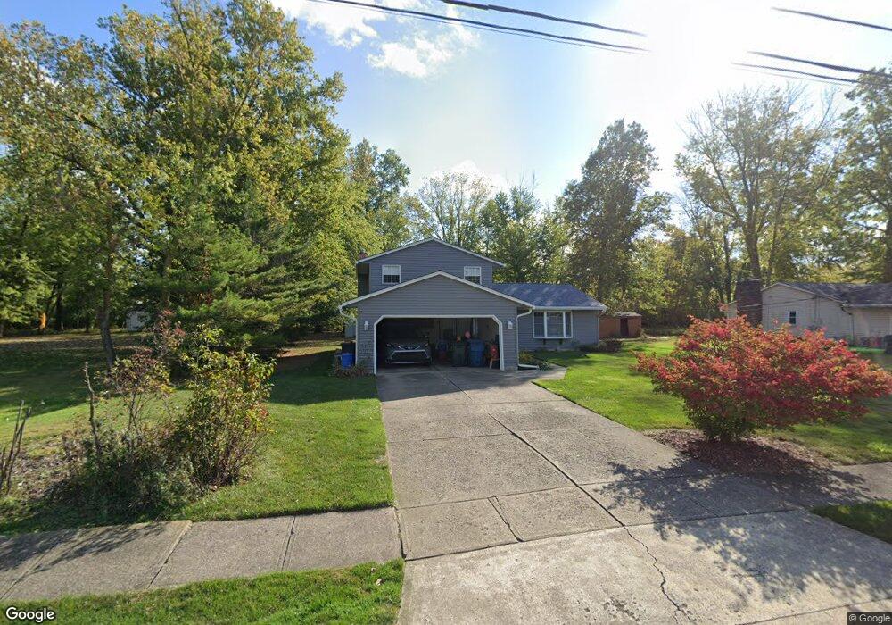 527 Treadway Blvd, Sheffield Lake, OH 44054 - photo 1