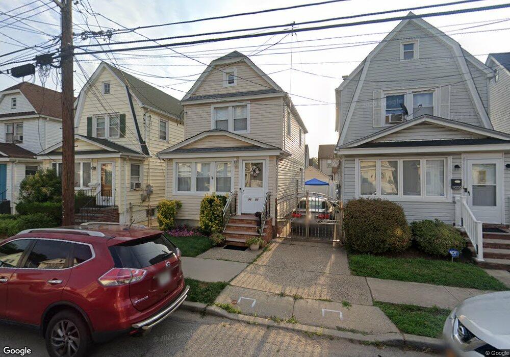 9253 244th St, Floral Park, NY 11001 - photo 1