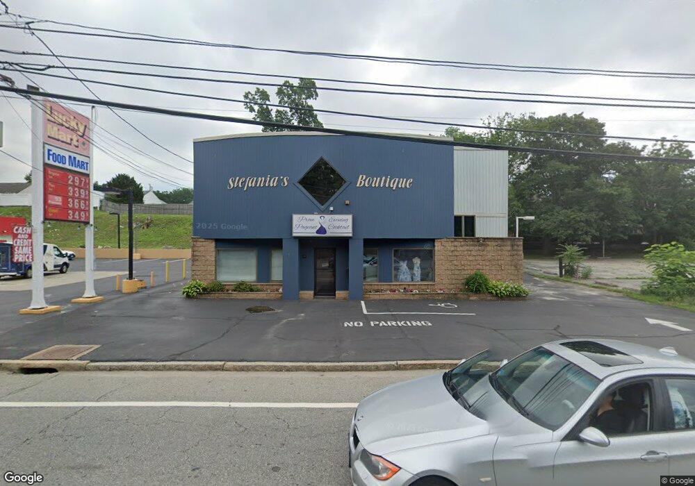 894 Oaklawn Ave, Cranston, RI 02920 - photo 1