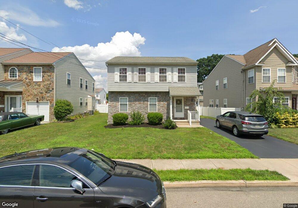 208 Sycamore Ave, Folsom, PA 19033 - photo 1