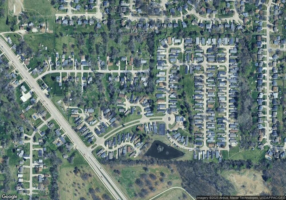 1900 Camden Ct, Des Moines, IA 50320 - photo 1