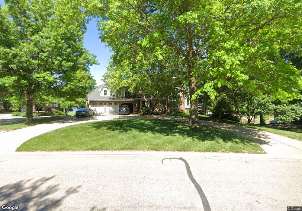 7210 SW Robins Dr, Topeka, KS 66610 - photo 1
