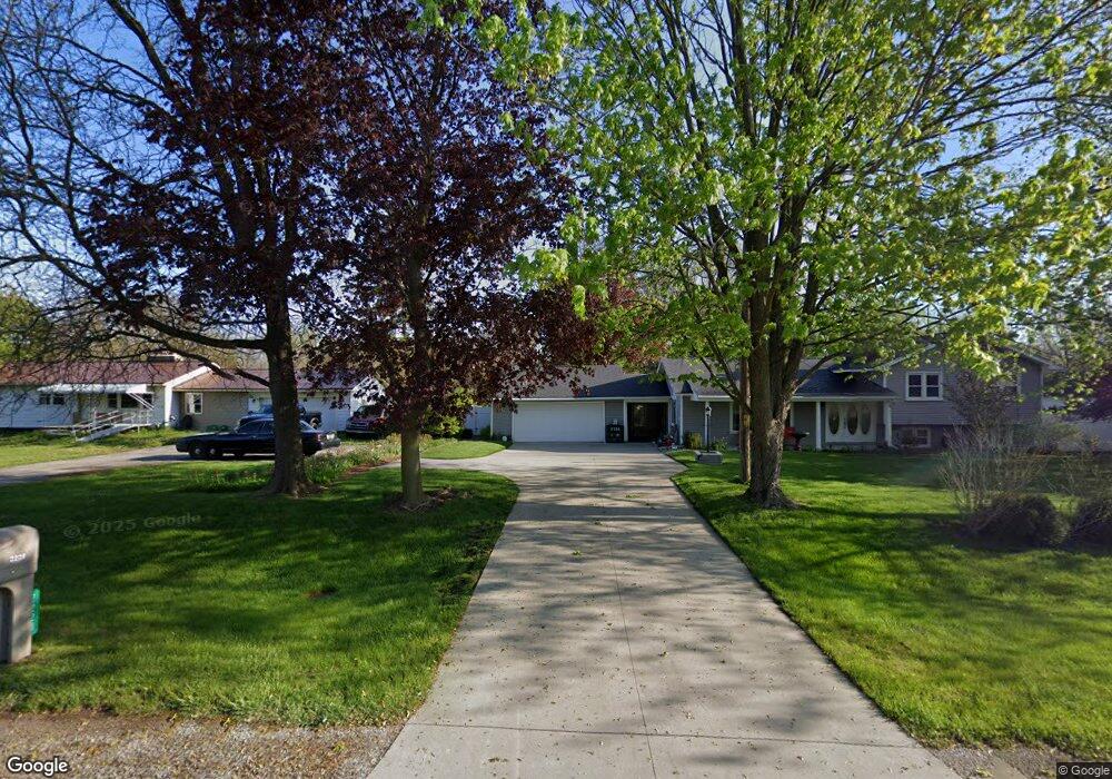 2228 W Maple Ave, Flint, MI 48507 - photo 1