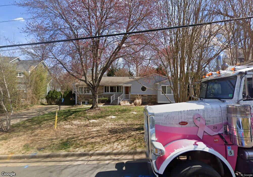 1625 Forest Ln, McLean, VA 22101 - photo 1