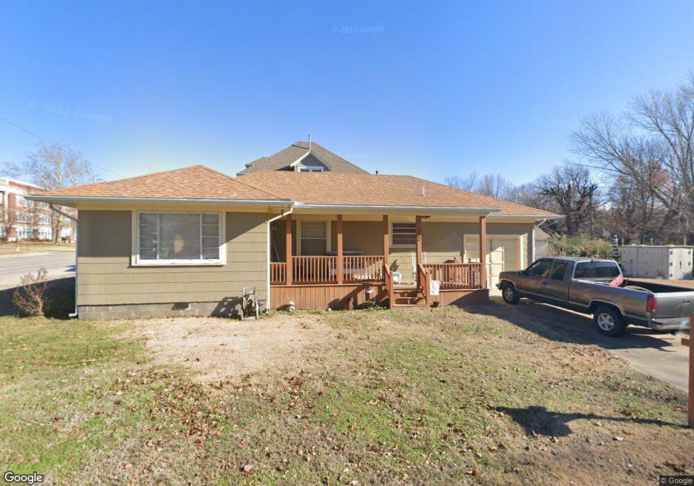 102 S 29th St, Parsons, KS 67357 - photo 1