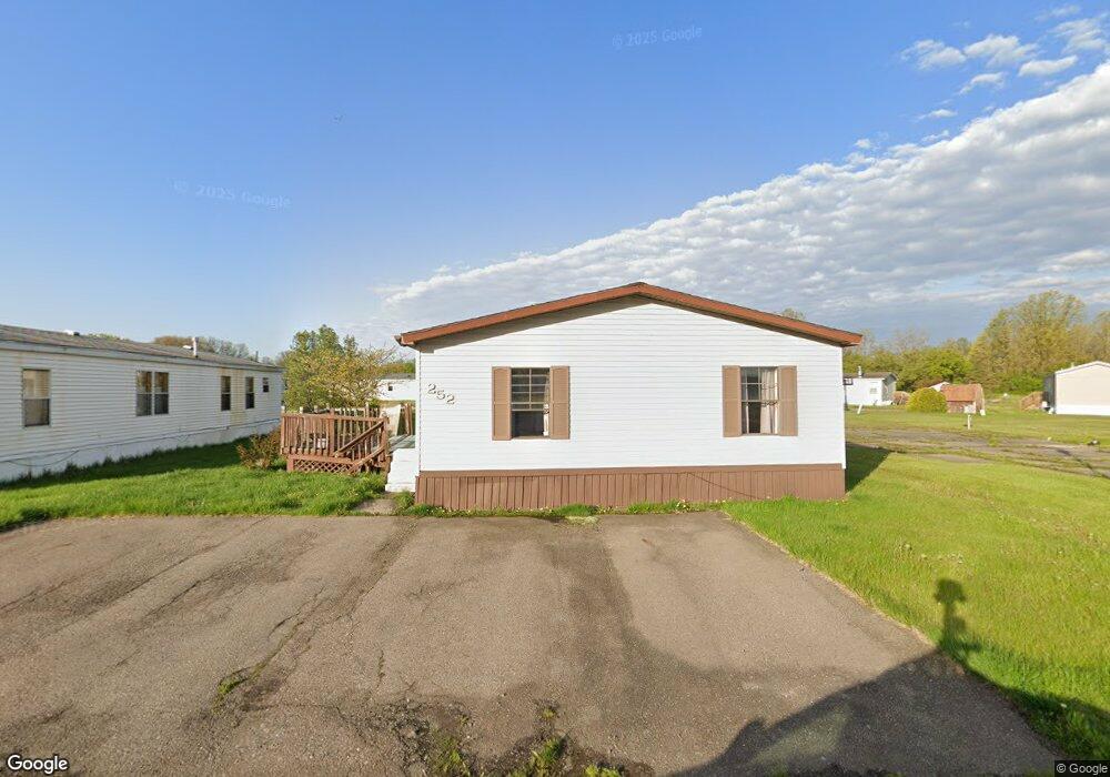 252 W Suffolk Ct, Flint, MI 48507 - photo 1