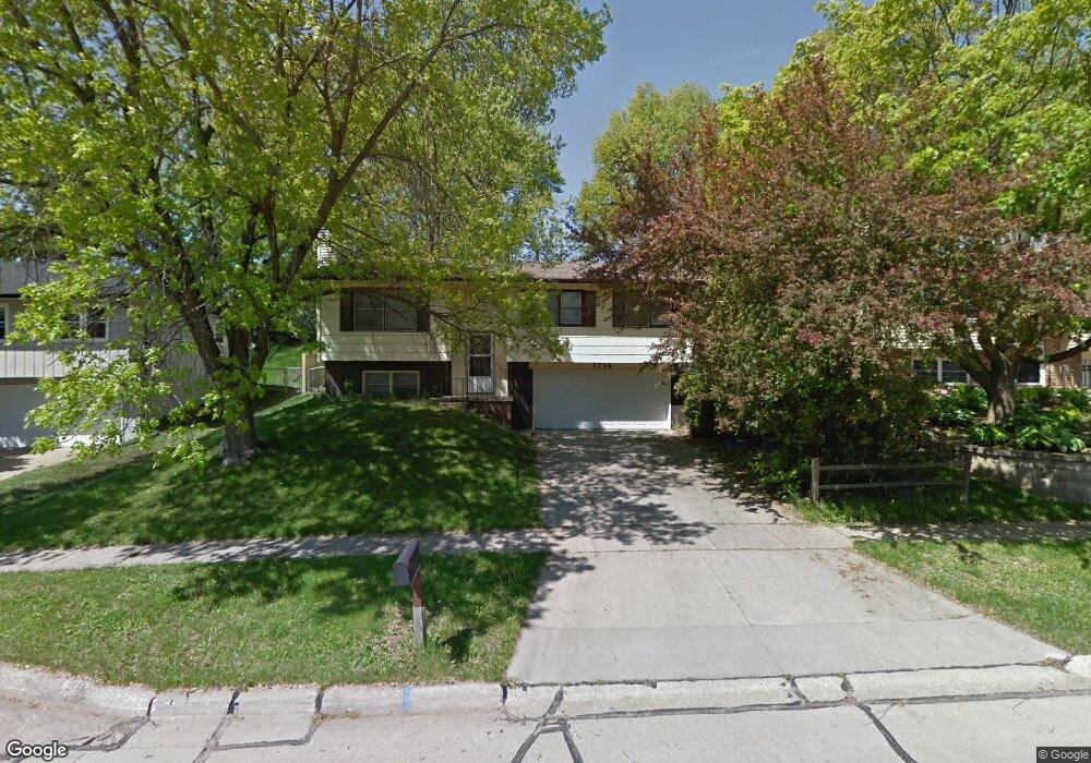 1714 Woodside Ct NW, Cedar Rapids, IA 52405 - photo 1