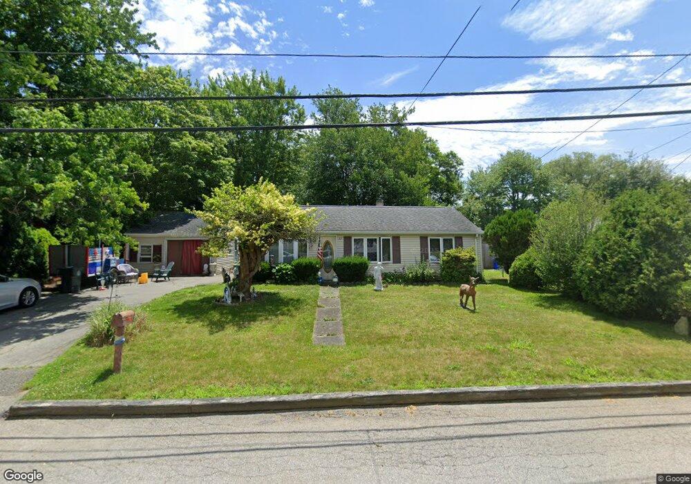 32 Robin Dr, Bristol, RI 02809 - photo 1