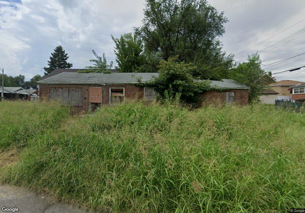 4401 Dryden Ave, Saint Louis, MO 63115 - photo 1