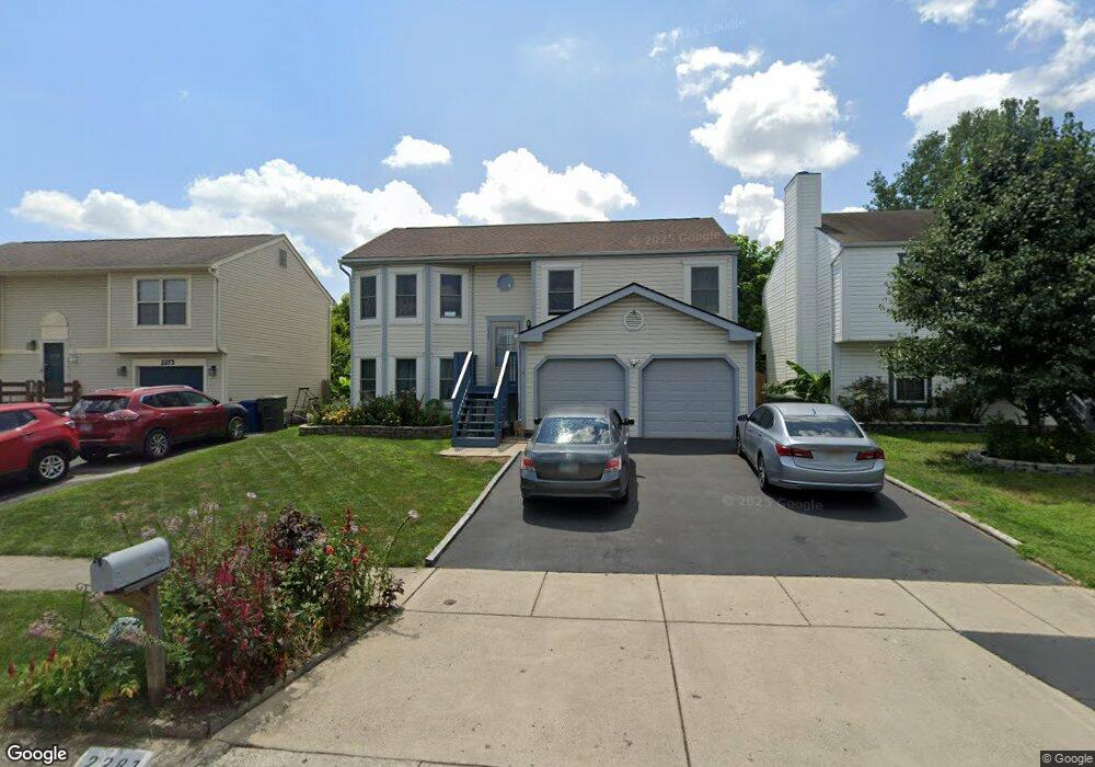 2281 Autumn Village Ct, Columbus, OH 43223 - photo 1