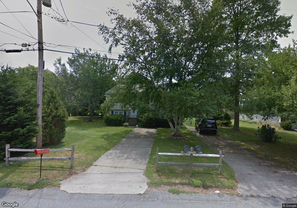 133 Newport Ave, Middletown, RI 02842 - photo 1