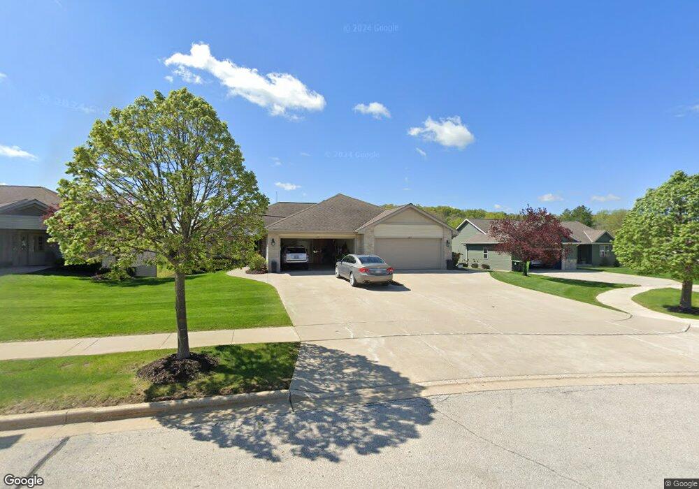 285 Silver Fox Dr S, Kewaskum, WI 53040 - photo 1