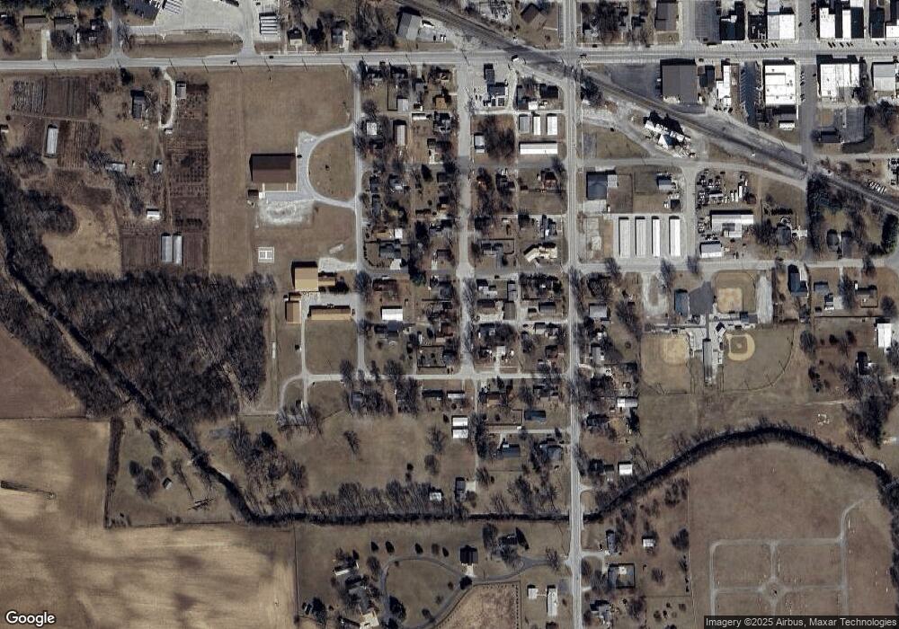 304 S Walnut St, Mentone, IN 46539 - photo 1