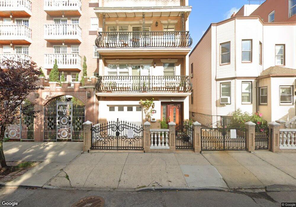 2580 37th St, Astoria, NY 11103 - photo 1