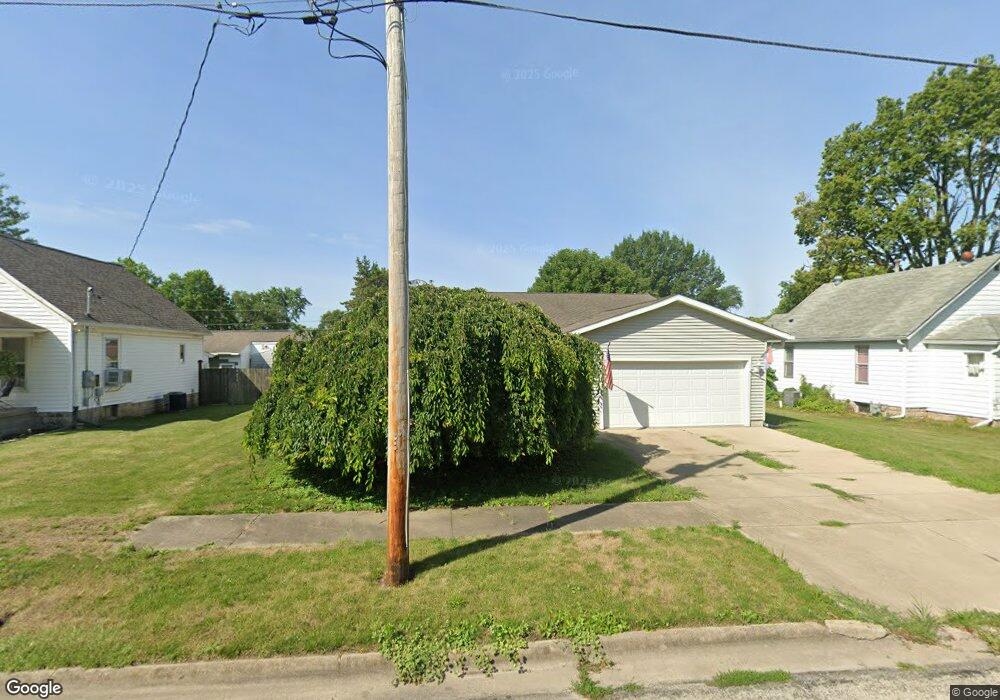 409 Williamette Ave, Lincoln, IL 62656 - photo 1