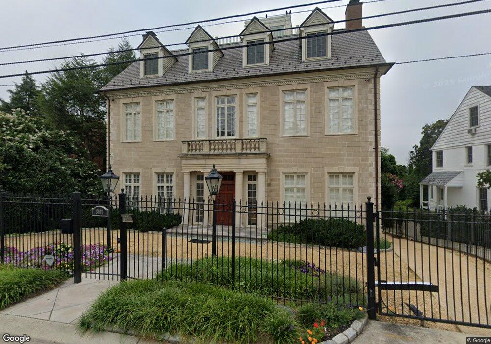 3101 Chain Bridge Rd NW, Washington, DC 20016 - photo 1