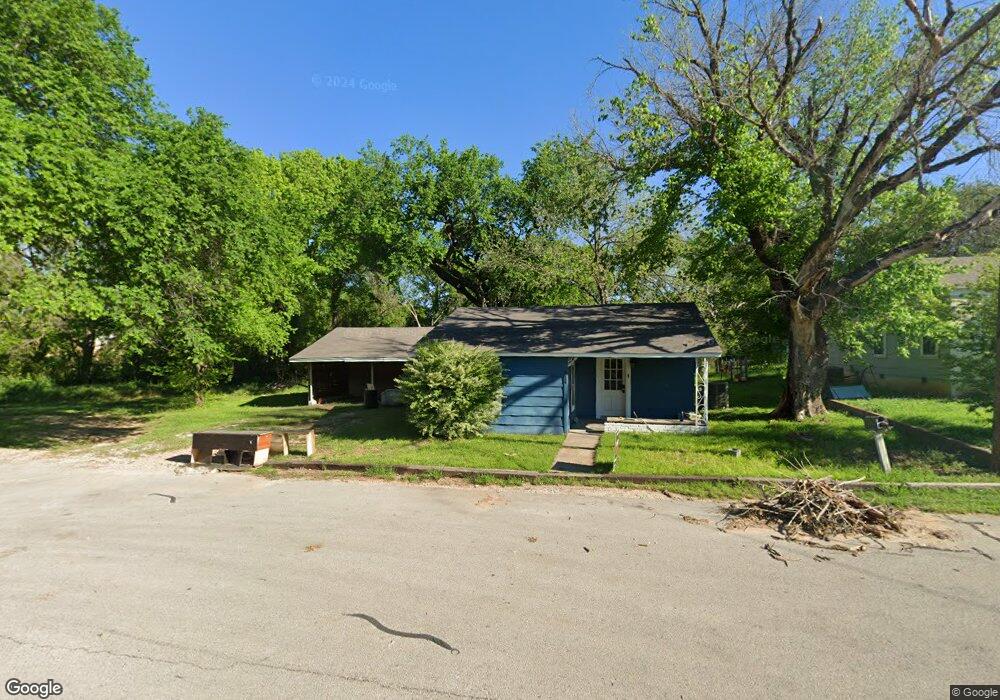 314 W Weatherford St, Weatherford, TX 76086 - photo 1