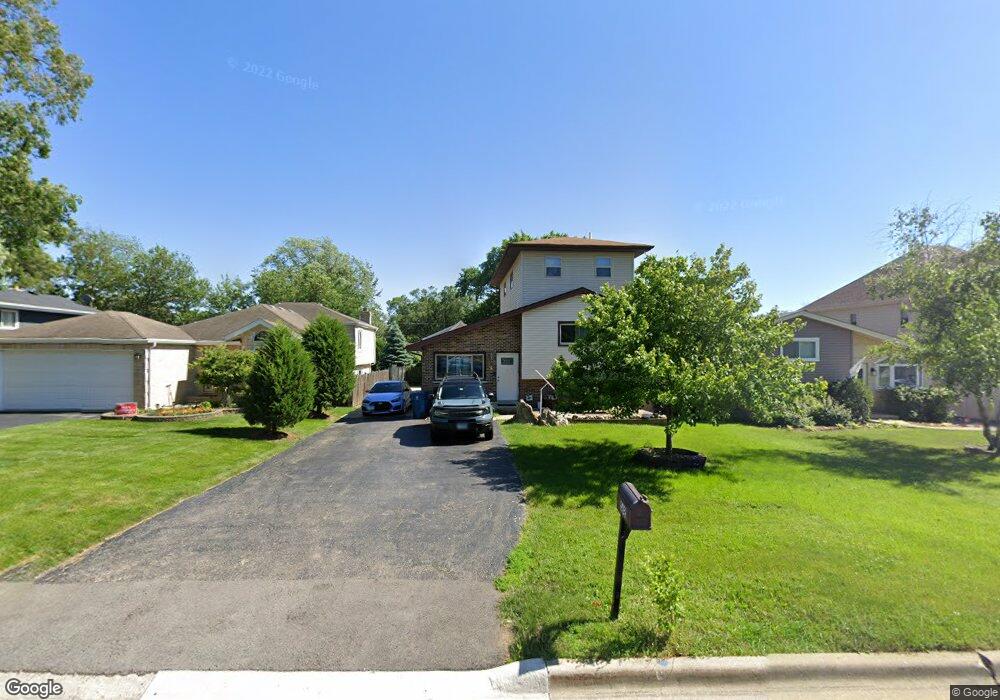 562 W Comstock Ave, Elmhurst, IL 60126 - photo 1