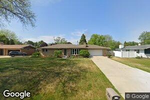 204 White Sand Ln, Racine, WI 53402