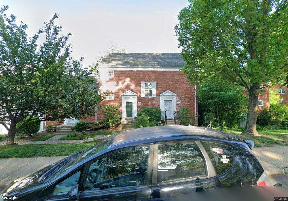 3347 Martha Custis Dr, Alexandria, VA 22302 - photo 1